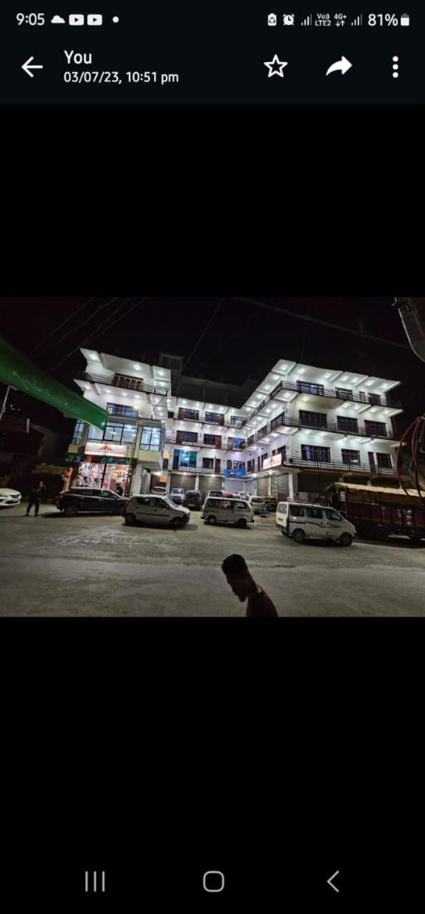 Hotel Afzal And Restaurant 카르길 외부 사진